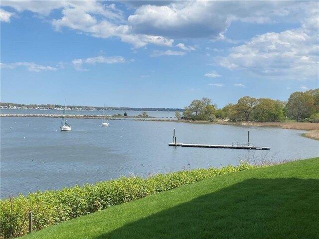 Condo for sale in Warwick, Rhode Island