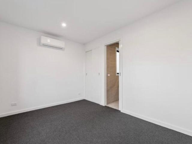 Room for rent in Camerons Creek, Victoria