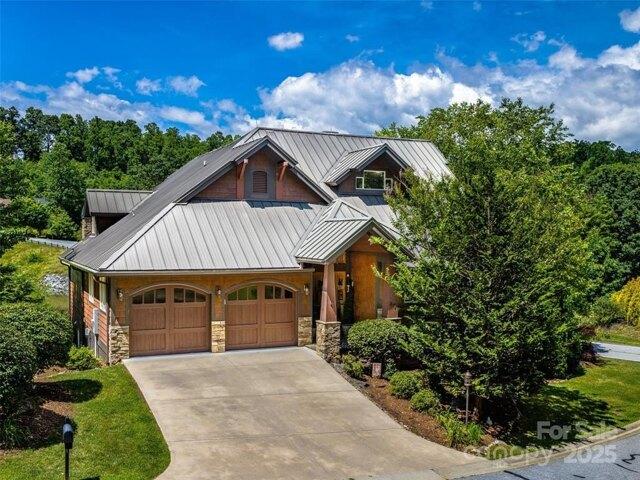 House for sale in Hendersonville