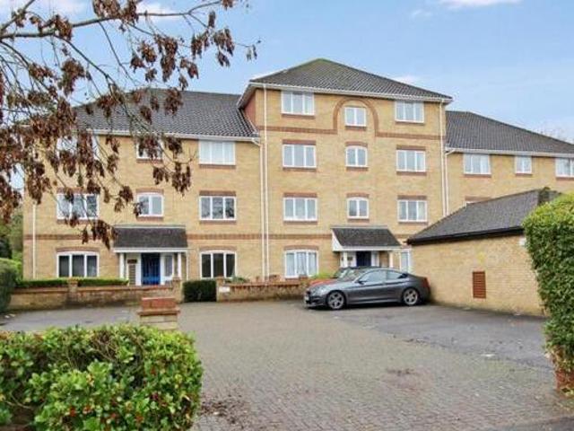 House for rent in Pouchen End, Hertfordshire