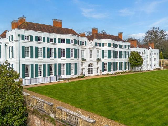 Apartment for rent in Burnham, Swallow