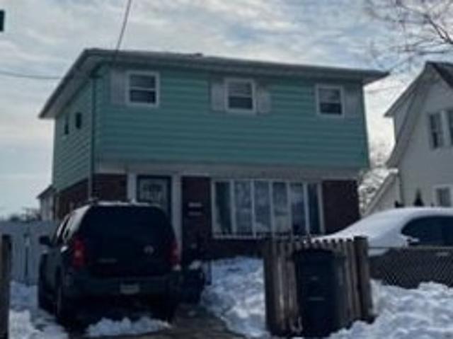 House for sale in Queens, Arverne