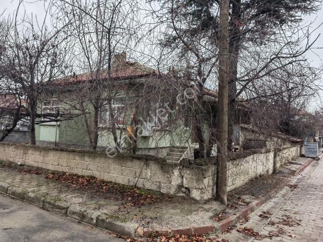 Akşehir içerisinde satılık Villa