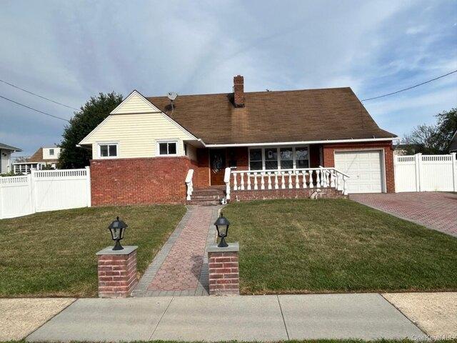 House for sale in Freeport, New York