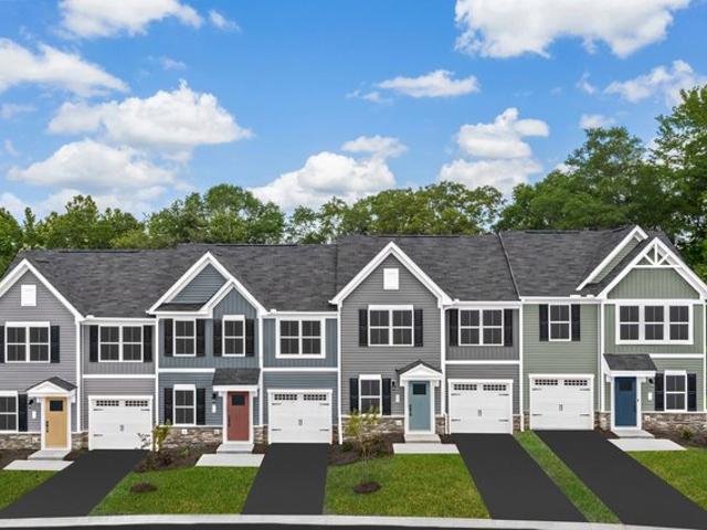 Townhouse for sale in Brainard, New York