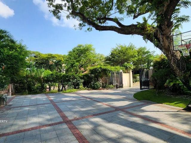 Detached House for sale