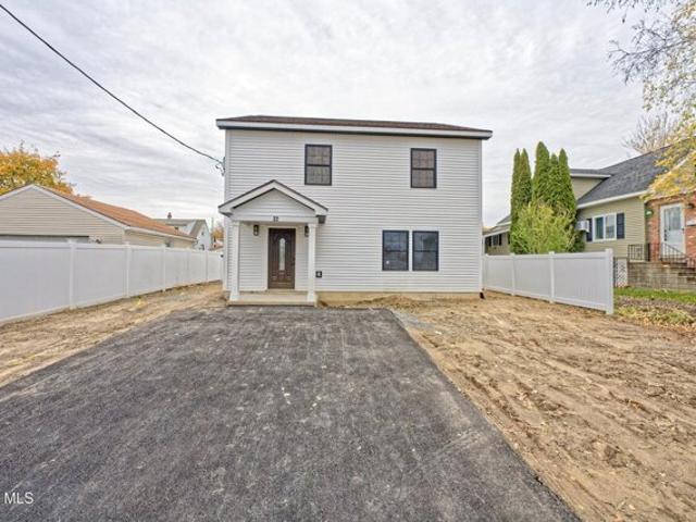 House for sale in Colonie, New York