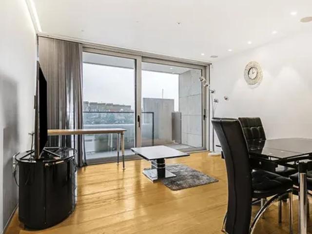 Apartment for rent in Victoria, Greater London
