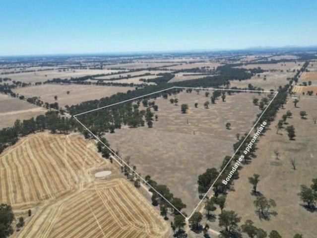 Cottage for sale in Brimin, Victoria