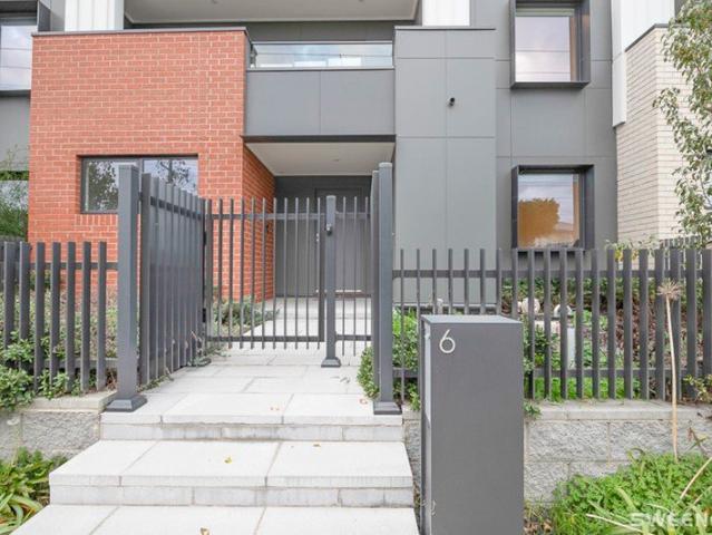 Townhouse for rent in Haven, Melbourne