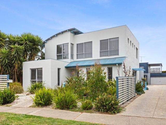 Townhouse for sale in Torquay, Victoria