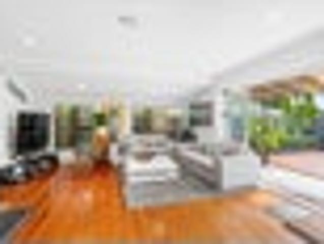 House for sale in Oratia