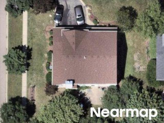 House for sale in Lindenhurst, Illinois