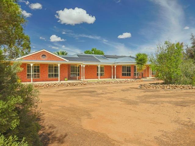 Cottage for sale in Koorlong, Mildura