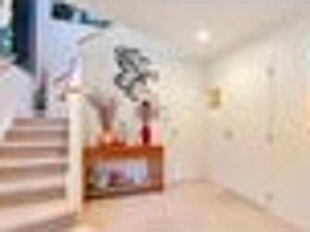 House for sale in Oratia