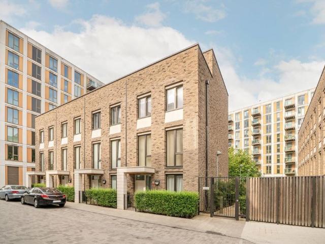 House for rent in Silvertown, Greater London