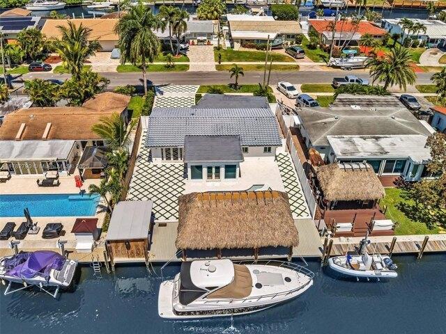 House for sale in Dania