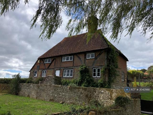 House for rent in Northchapel, Littlecote