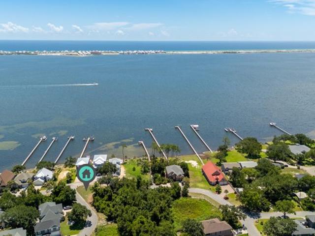 Land for sale in Navarre, Florida