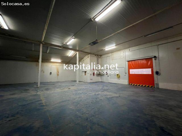 Nave en venta en Agullent, Valencia