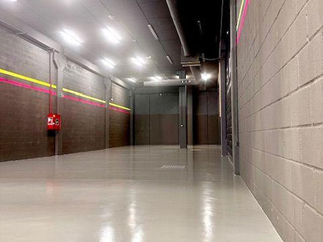 Nave en alquiler en Nueva Andalucía, Costa del Sol Occidental