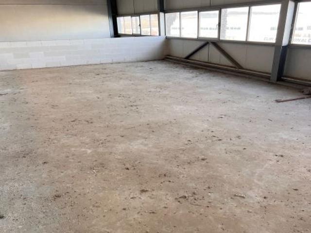 Nave en venta en Salteras, Andalucía