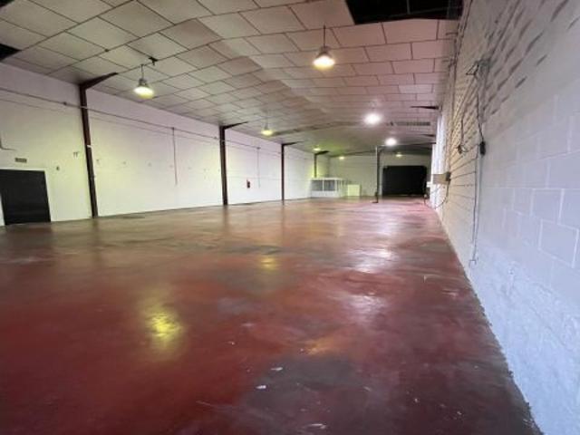 Nave en venta en Dos Hermanas, Andalucía