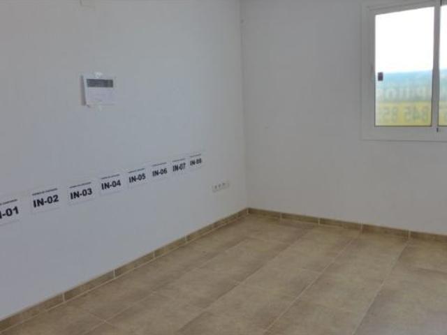 Nave en venta en Porcuna, Andalucía