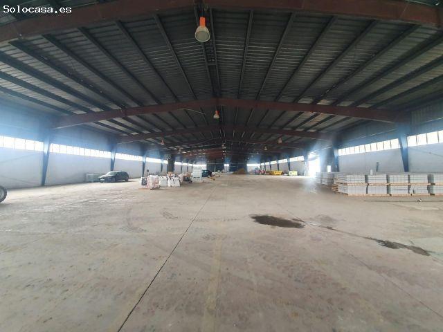 Nave en venta en Dos Hermanas, Andalucía