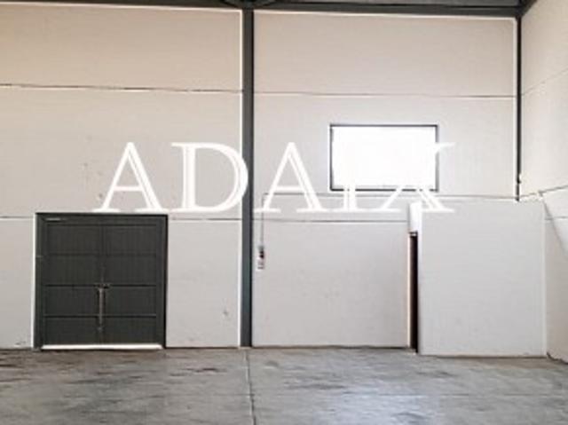 Nave en venta en Lucena, Andalucía