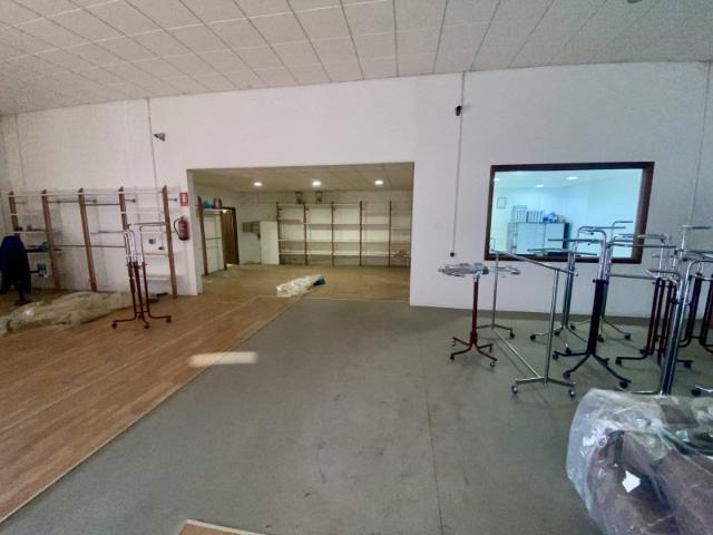 Nave en venta en Lobón, Extremadura