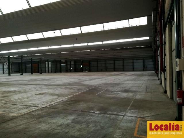 Nave en alquiler en Los Corrales De Buelna, Cantabria