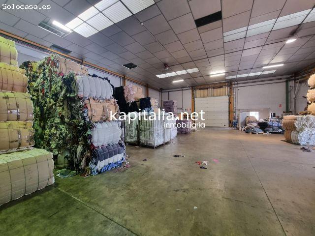 Nave en venta en Agullent, Valencia