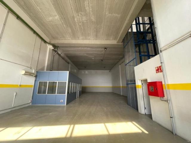 Nave en alquiler en Badalona, la Mora