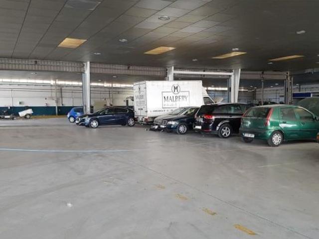 Nave en venta en Camas, Andalucía