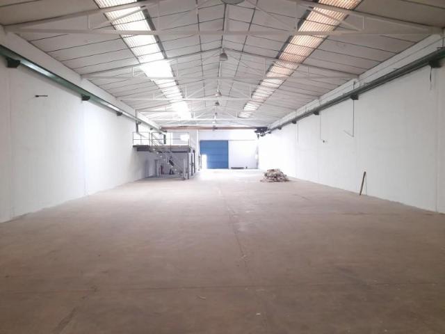 Nave en alquiler en Canovelles