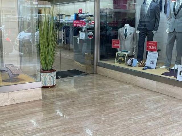 Local Comercial en alquiler en Cornellà De Llobregat, la Gavarra