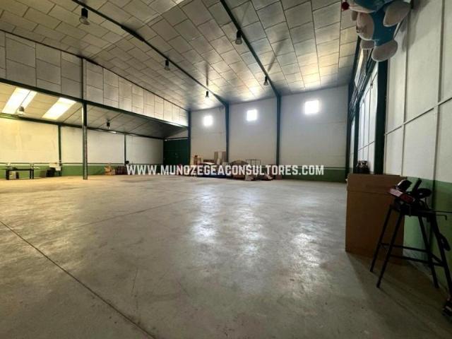 Nave en alquiler en Lucena