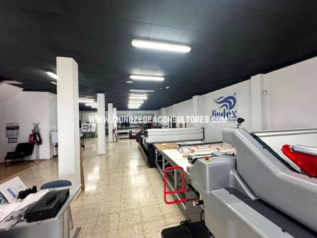 Nave en alquiler en Lucena