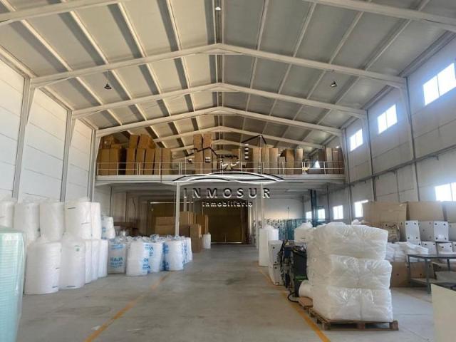 Nave en alquiler en Lucena