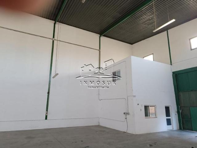 Nave en alquiler en Lucena