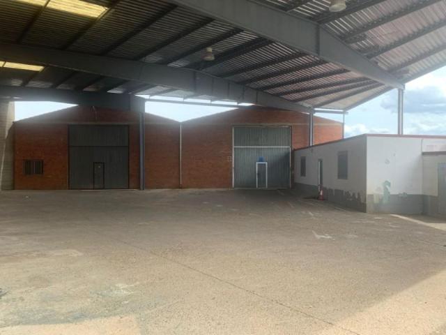 Nave en alquiler en Monfarracinos