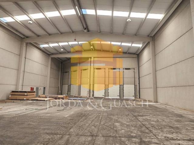 Nave en alquiler en Olesa De Montserrat, Barcelona