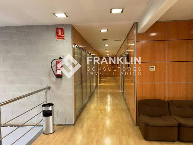 Nave en alquiler en Palau-solità I Plegamans, Barcelona