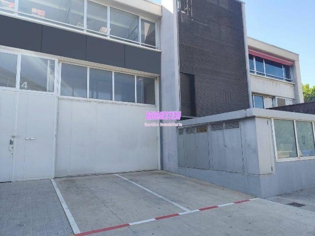 Nave en alquiler en Centre, Badalona