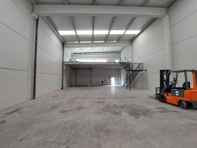 Nave en alquiler en Santa Oliva