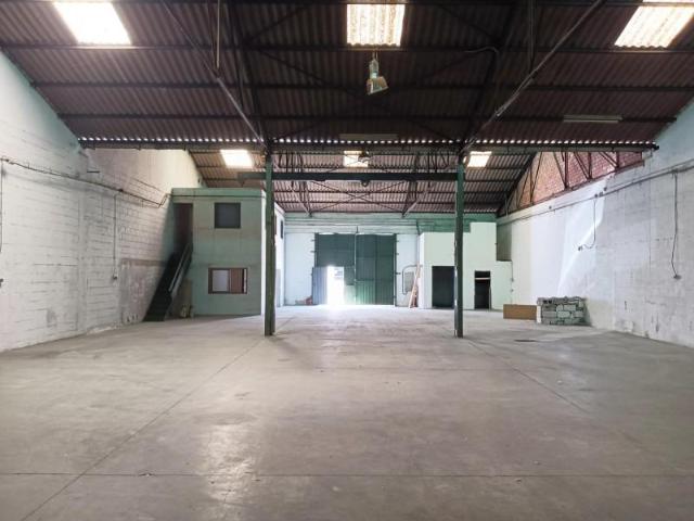 Nave en alquiler en Sevilla, Distrito Cerro-Amate