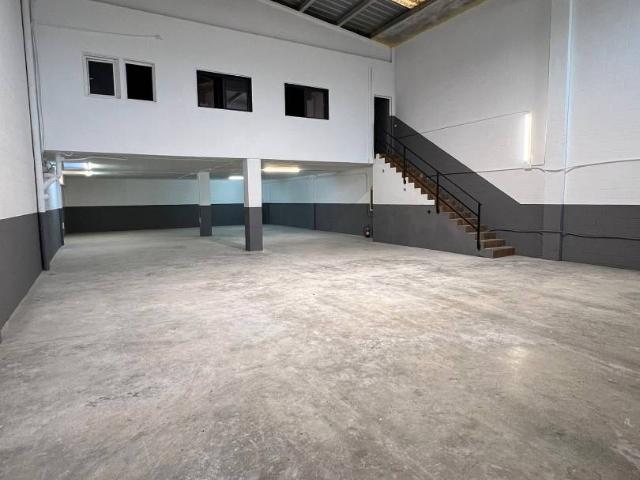 Nave en alquiler en Sils