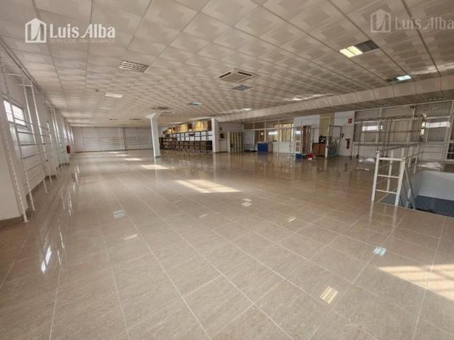 Nave en alquiler en Umbrete