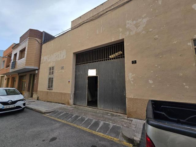 Nave en alquiler en Amposta